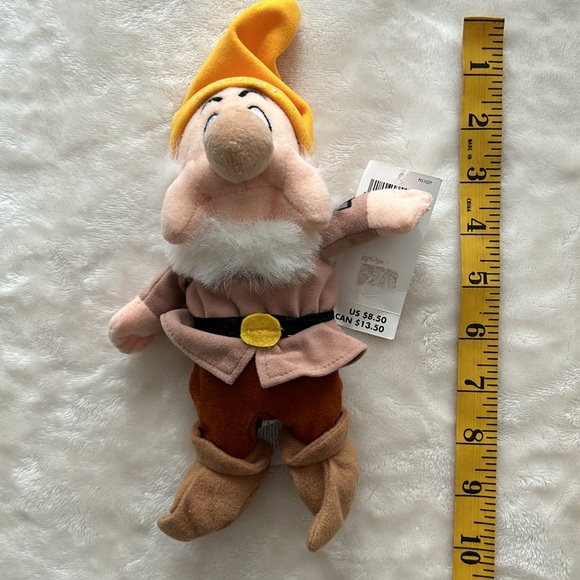 New Disney Store Sneezy Plush - Picture 2 of 4